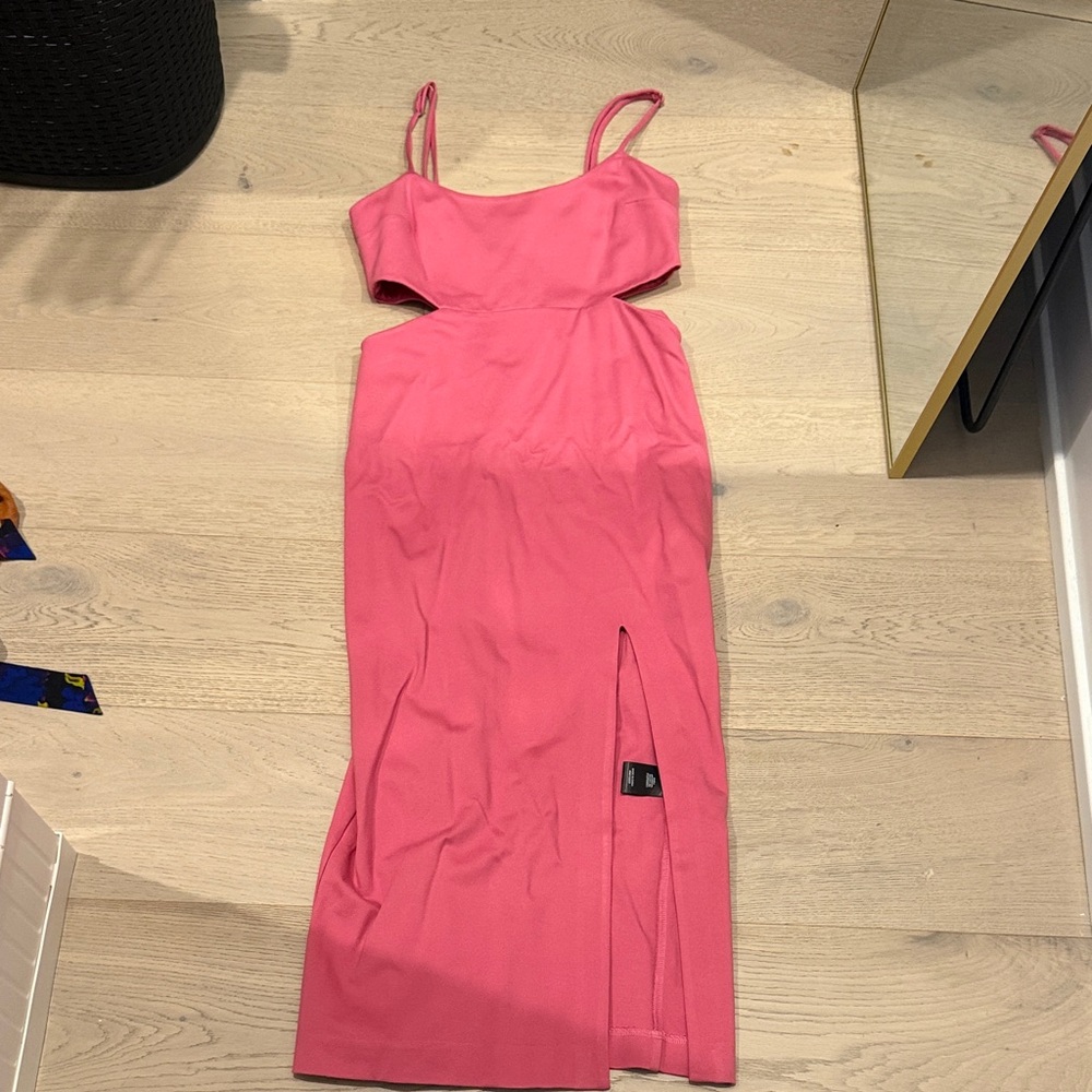 Chic Pink Cut-Out Dress